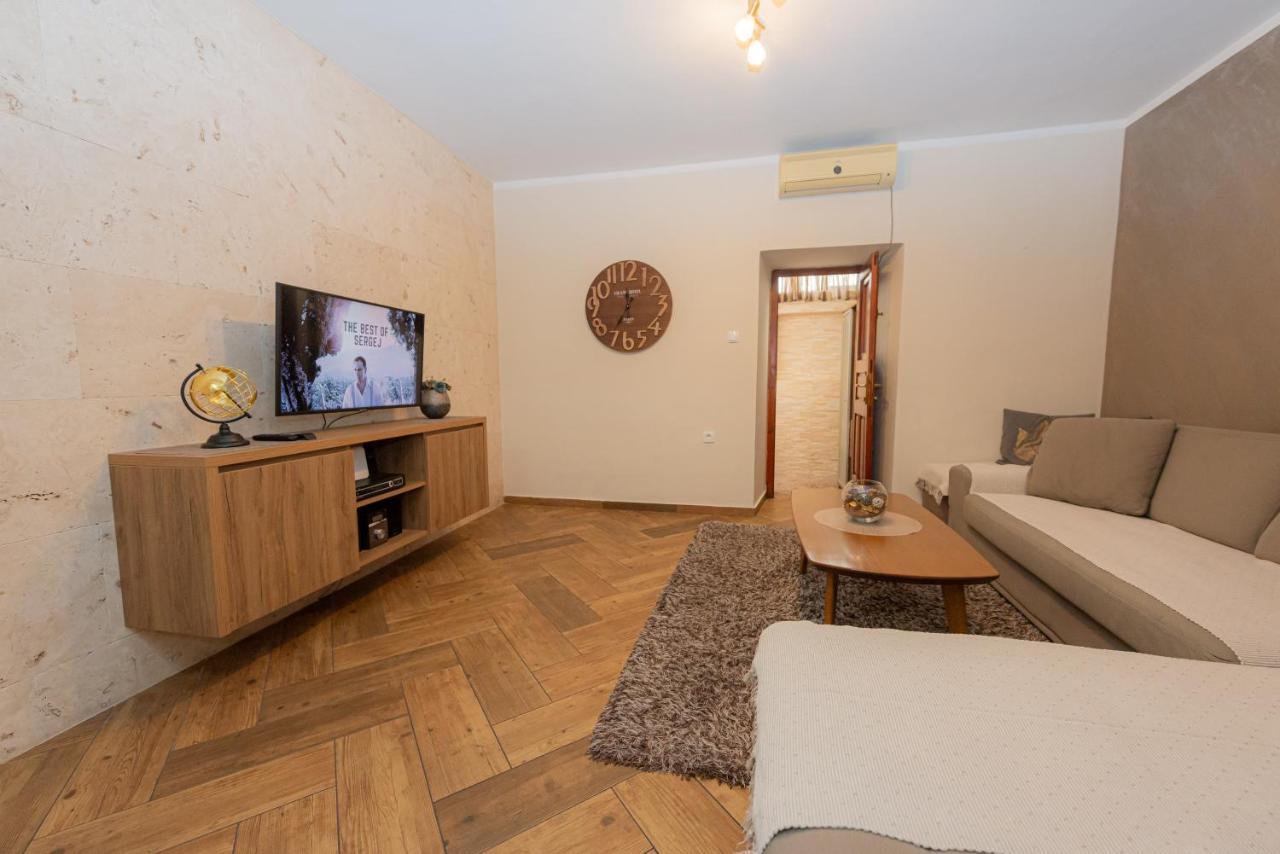 Sea Front 171 Apartment โกตอร์ ภายนอก รูปภาพ