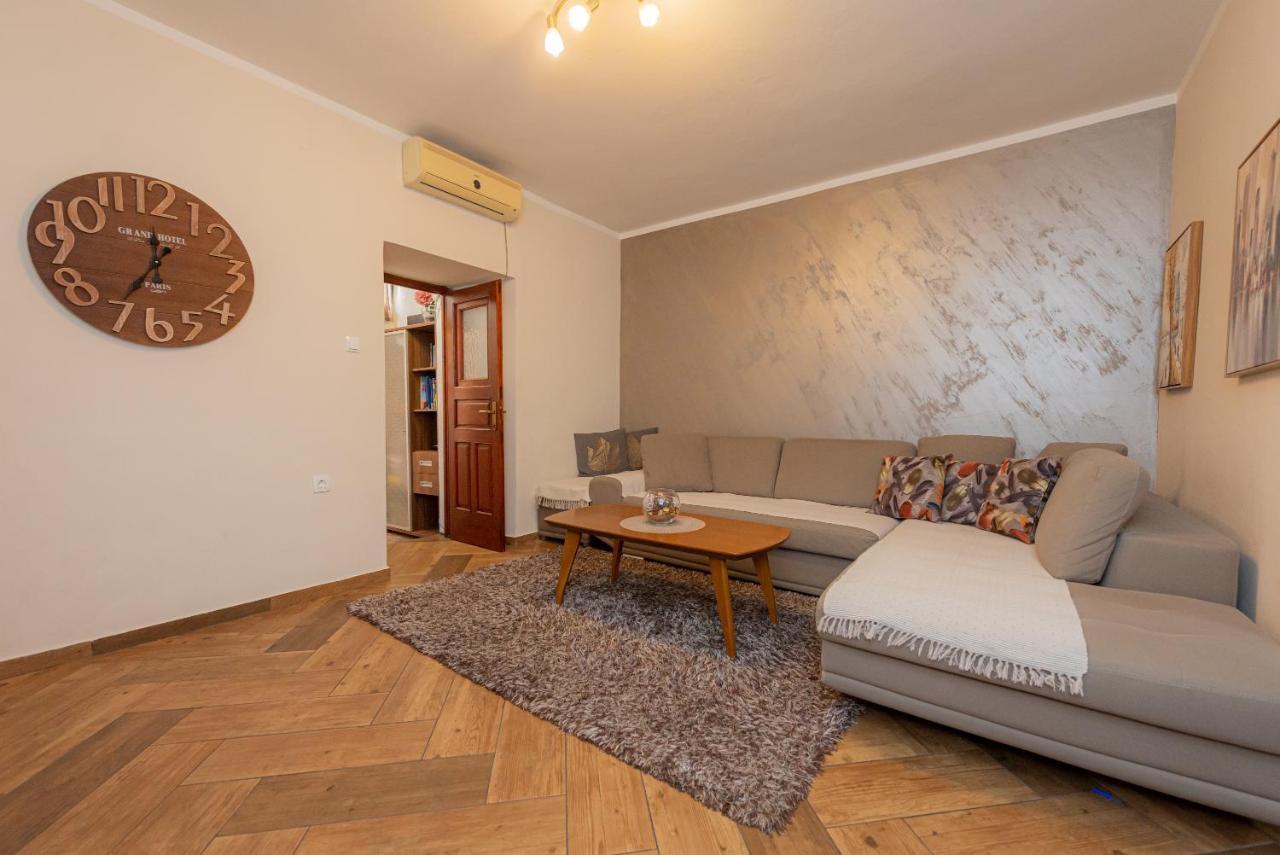 Sea Front 171 Apartment โกตอร์ ภายนอก รูปภาพ
